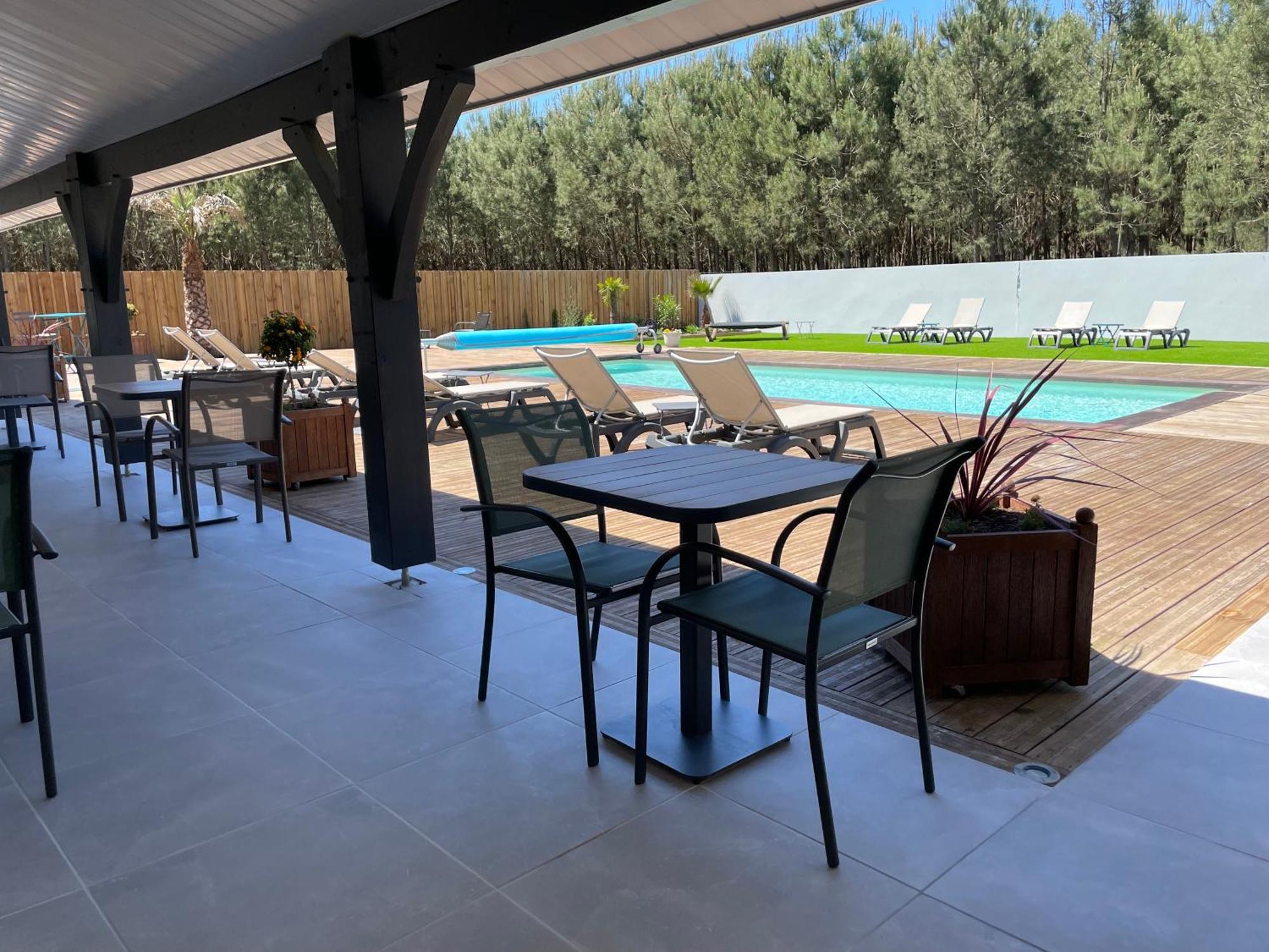 Paris Madrid 2* Lesperon (Landes)